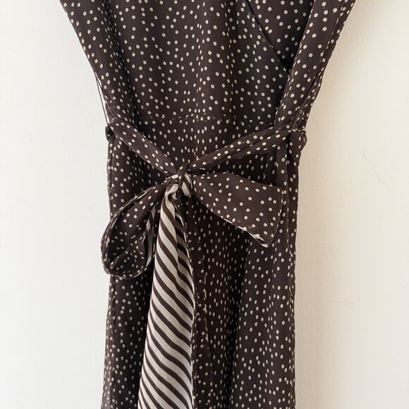 Adrianna Papell Silk Faux Wrap Dress Brown Polka Dot Pleated Sleeves Size 10 - Picture 8 of 10